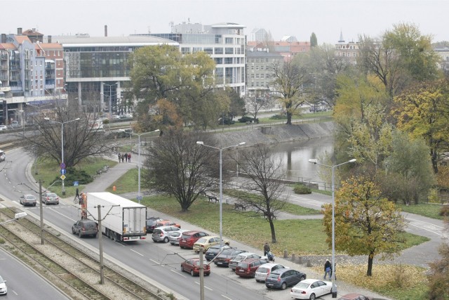 Bulwar Słoneczny –  o jego przebudowie mówiło się więcej w 2012 roku, ale ważniejsze okazały się inwestycje na bulwarze Dunikowskiego, Kaczyńskich i Zienkiewicza