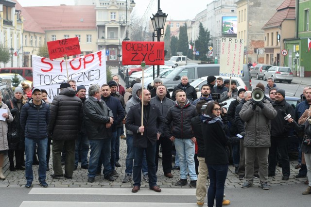 Protest mieszkańców gminy przeciw budowie zakładu serwisowania silników Lufthansy