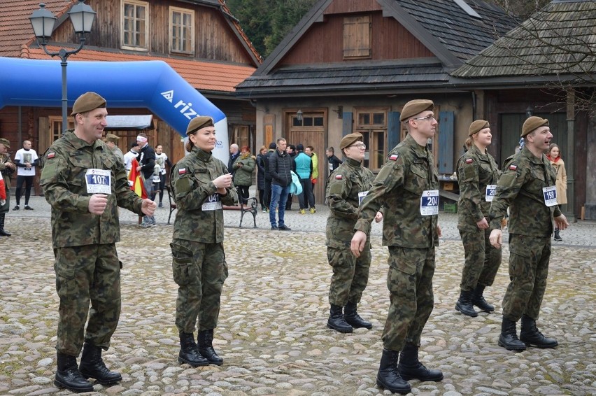 Nowy Sącz. Bieg Tropem Wilczym w Miasteczku Galicyjskim. Kapitan Stefan Kulig dał znak do startu [ZDJĘCIA]