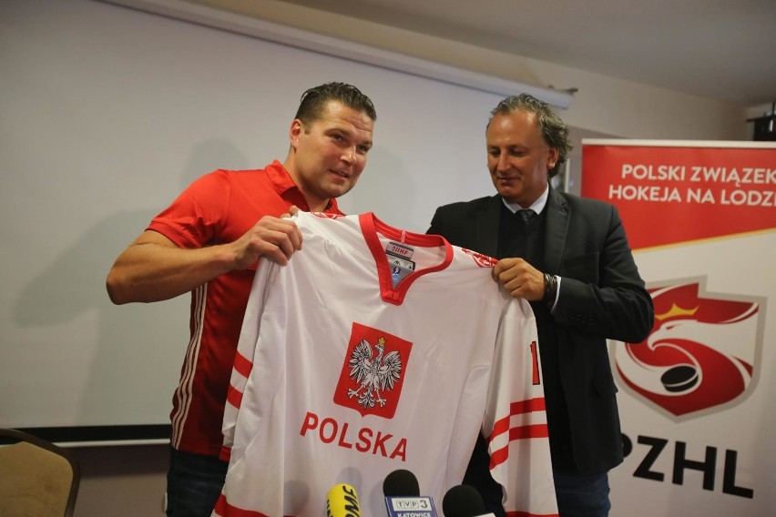 Mirosław Minkina (z prawej) jest prezesem PZHL od 27...