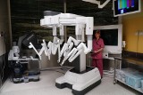 Onkolodzy z Poznania: "Operacji z użyciem robota da Vinci mogłoby być więcej". Dlaczego się ich nie robi?