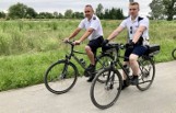 Stalowa Wola. Od trzech lat policjanci cicho patrolują miasto na rowerach