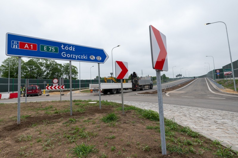 Budowa A1: Węzeł Blachownia otwarty. Krótsza droga na Jasną Górę. Można zjechać z autostrady A1 na DK46 np. na Opole czy Szczekociny