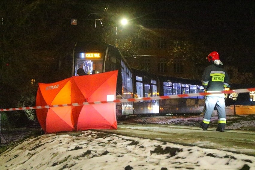 Tragiczny wypadek na pętli w Leśnicy. Na torach znaleziono...