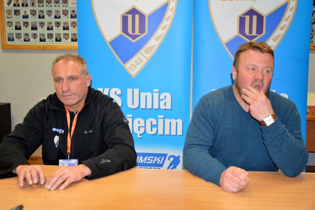 Jirzi Szejba (z lewej) i Andriej Gusow (trener GKS Tychy)