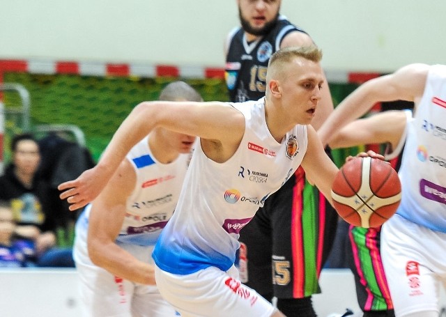 Koszykarze Weegree AZS-u Politechniki Opolskiej zwyciężyli w imponujących rozmiarach.