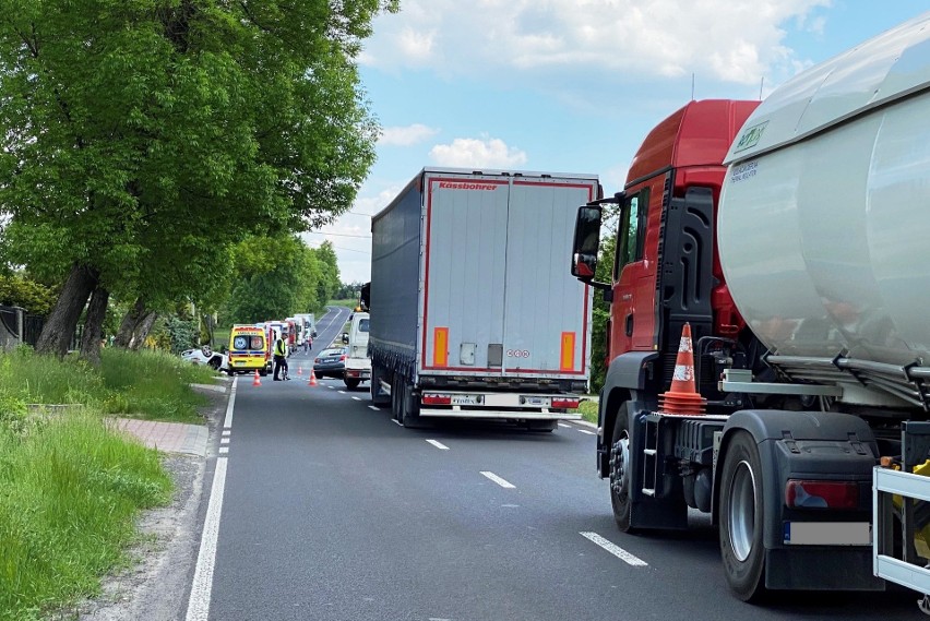 Wypadek w Gieble-Kolonii. Trzy osoby zostały poszkodowane