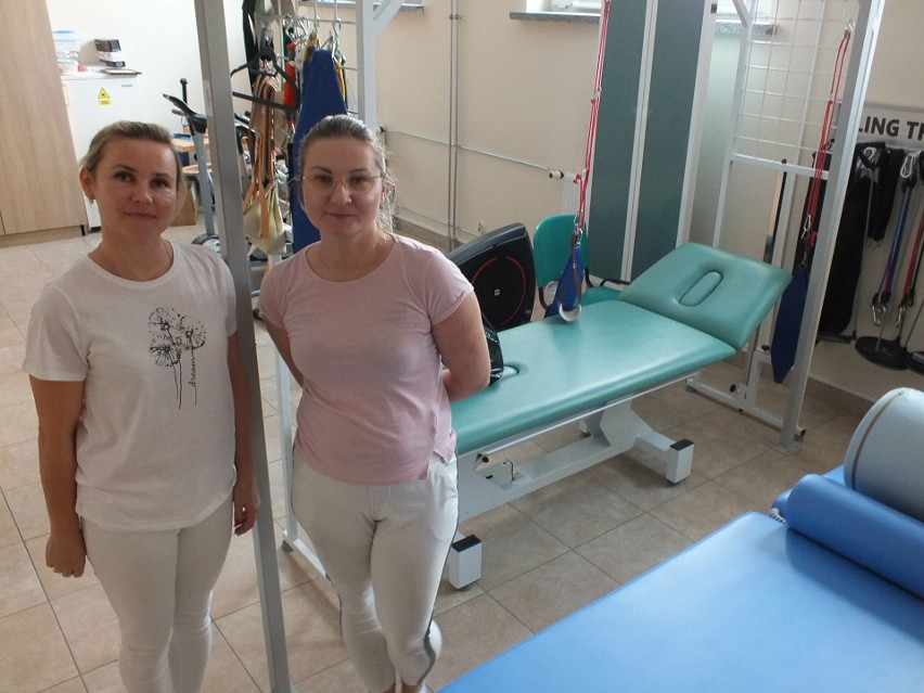 Pacjentów w mirzeckim ośrodku obsługują Paulina Szaran (z...