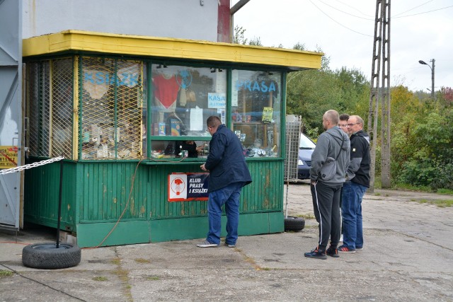 Zobacz w galerii, jak wyglądały w PRL-u Kioski Ruchu i ich asortyment >>>>>