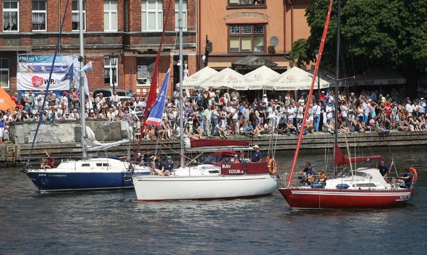 Parada żaglowców w Gdańsku podczas Baltic Sail.
