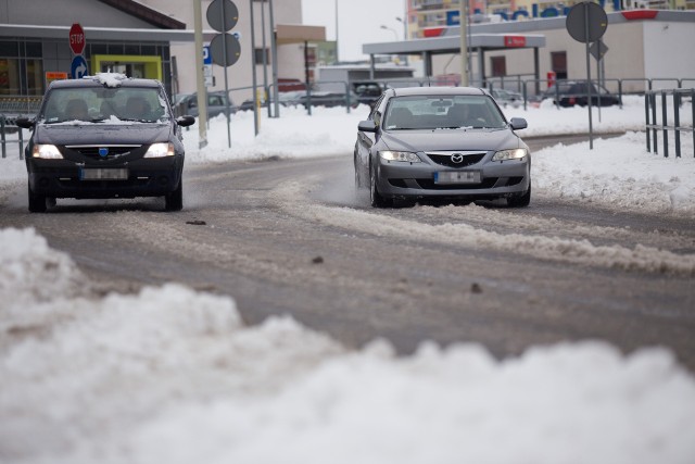 Czytelnicy: słupski ring skuty śniegiem i lodem.