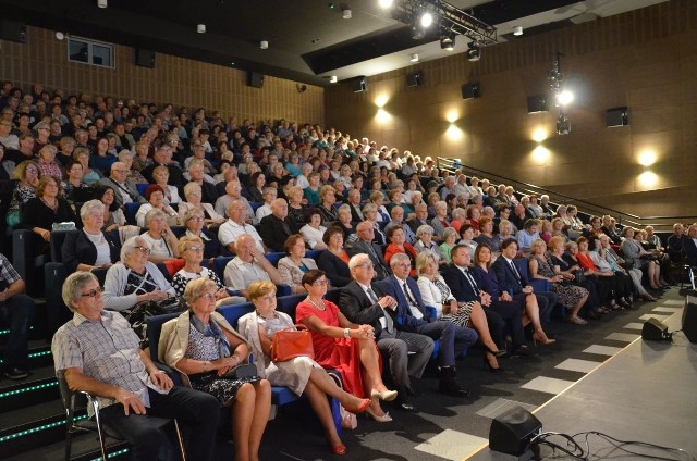 572 słuchaczy wzięło udział w inauguracji roku akademickiego 2019/2020 na Uniwersytecie Trzeciego Wieku w Kozienickim Domu Kultury.