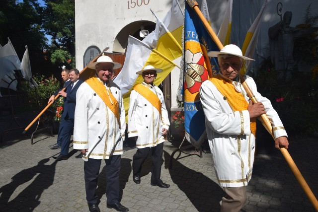 Święto pszczelarzy śląskich i poświęcenie figury św. Ambrożego w Mikołowie-Bujakowie