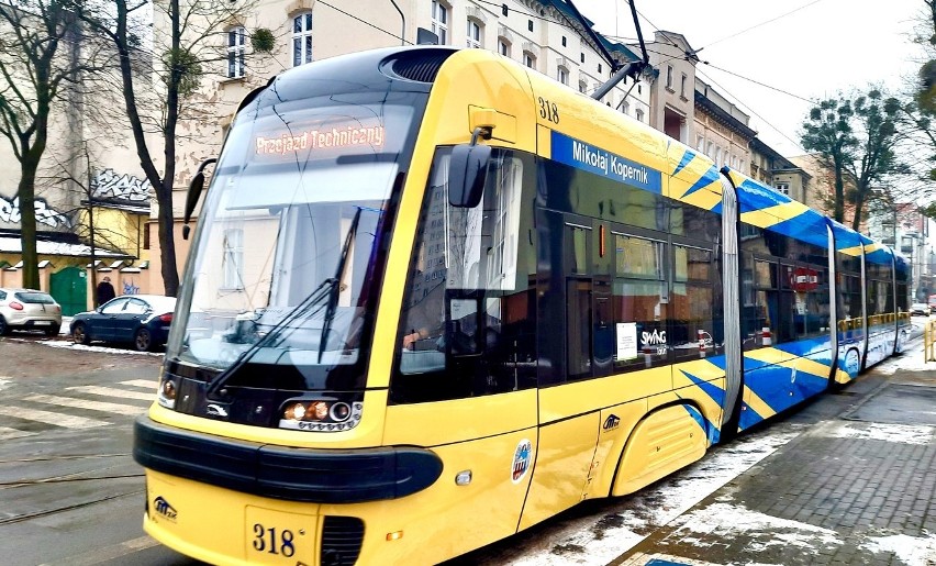 Pięć nowoczesnych tramwajów z bydgoskiej PESA miało być...