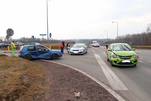 Wypadek w Jastrzębiu: 44-latka i 4-letni chłopczyk trafili do szpitala