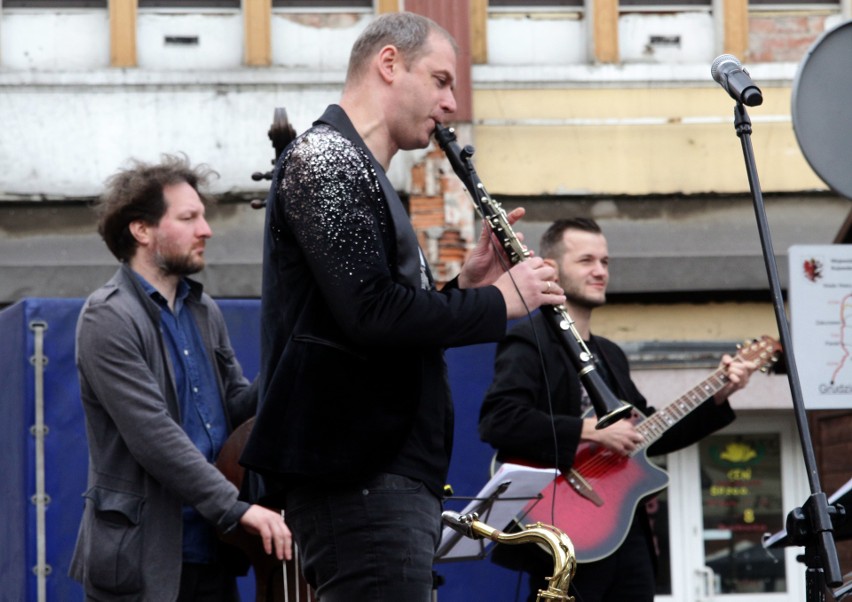 Lato na Starym Mieście w Grudziądzu. Koncert zespołu BS Ensamble [zdjęcia]