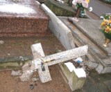Sprofanował cmentarz: Niszczył krzyże i pomniki. Powiedział, że nie wiedział co robi