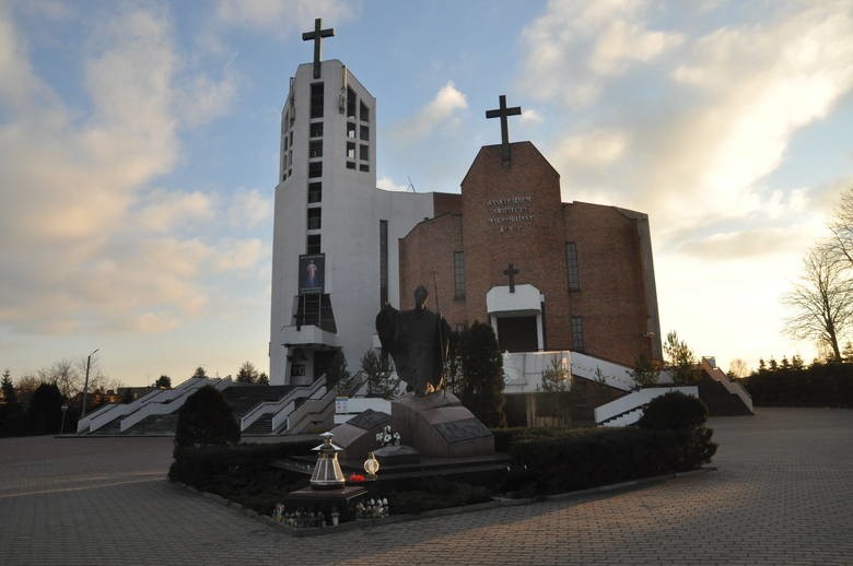 Księża z parafii św. Maksymiliana w Pabianicach pełnią posługę w szpitalu