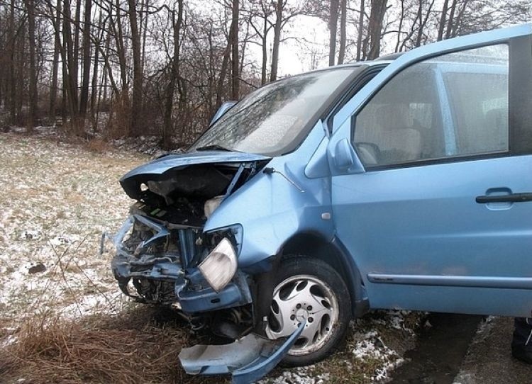 Na skutek zderzenia 28-letni kierowca cinquecento zginął na...