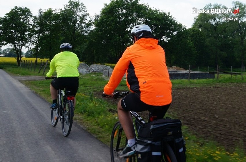 Dwaj policjanci przejadą rowerami ponad 1200 kilometrów, by pomóc 16-letniej Wiktorii z Pyskowic