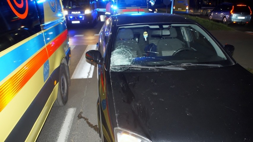 Pijana piesza potrącona na pasach na ulicy 3 Maja w Słupsku