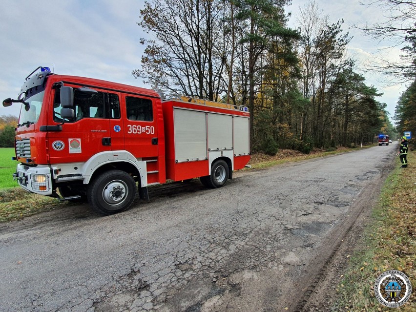 Nowogród. Wypadek na DW 648: Zderzenie nissana z...