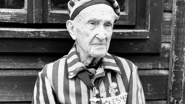 Edward Mosberg zmarł w wieku 96 lat.