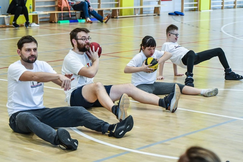 Fundacja "Sportolubni" działa od dwóch lat, a jej...