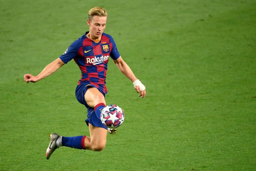 Fundamentem linii obrony ma być 23-letni Frenkie de Jong.