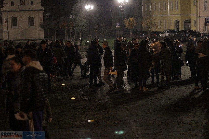 12 listopada ulicami Włocławka przeszedł marsz milczenia....
