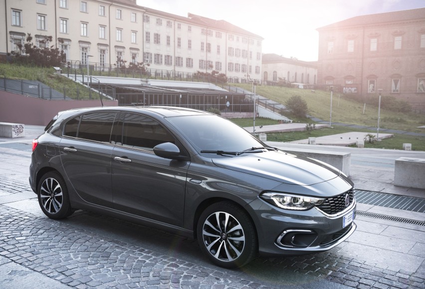 Fiat Tipo z pakietem systemów bezpieczeństwa...