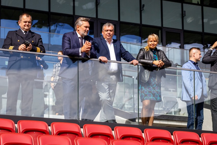 Uroczyste przekazanie stadionu Pogoni Szczecin. Budowa oficjalnie dobiegła końca