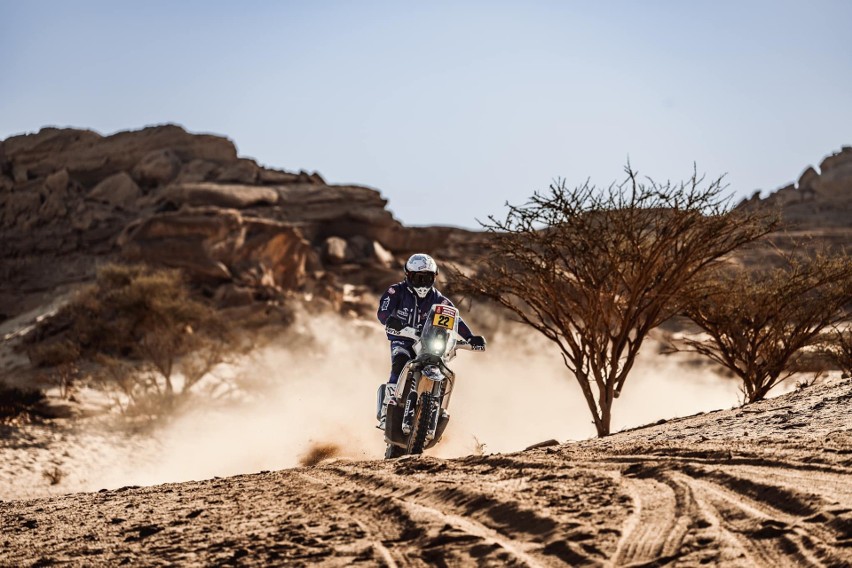 Najlepszy wynik w karierze Macieja Giemzy w Rajdzie Dakar. W środę motocyklista ORLEN Team był siódmy! Zobacz zdjęcia