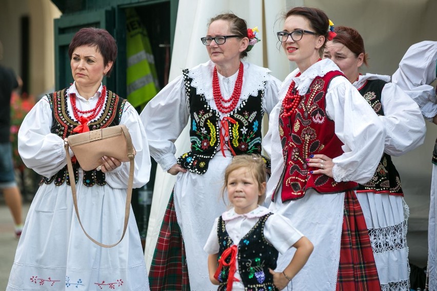 42. Międzynarodowe Targi Sztuki Ludowej. Kraków stolicą folkloru, a wkrótce także... pierogów [ZDJĘCIA]