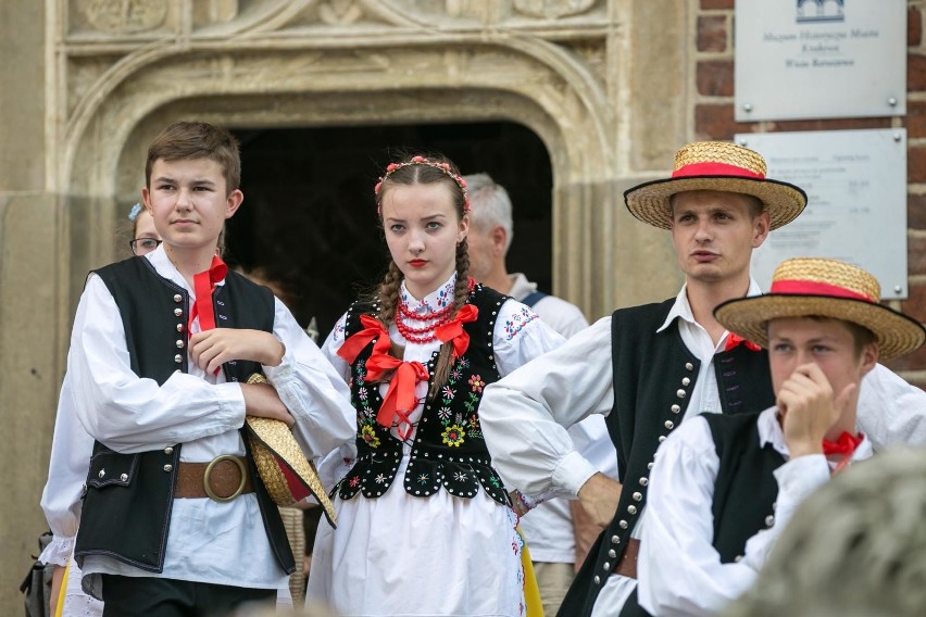 42. Międzynarodowe Targi Sztuki Ludowej. Kraków stolicą folkloru, a wkrótce także... pierogów [ZDJĘCIA]