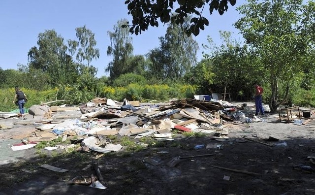 Zniszczone koczowisko Romów w gdańskm Jelitkowie