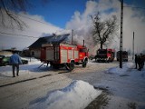 Rodzina z Bielic w gminie Łambinowice straciła dorobek życia w pożarze domu. Są bez dachu nad głową. Jak im pomóc?