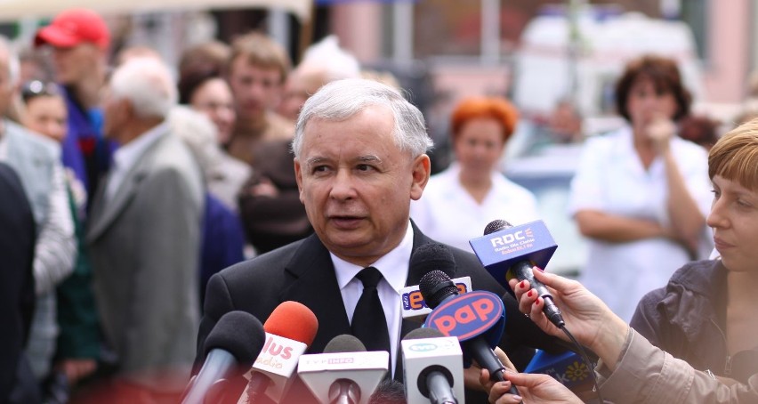 Wizyta Jarosława Kaczyńskiego w Radomiu. Pod szpitalem padły ważne słowa (zdjęcia)