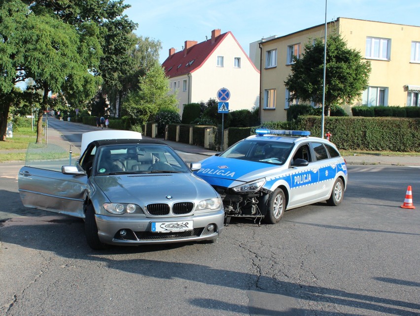 Zarzuty i areszt dla krewkiego kierowcy BMW. Ukradł paliwo i uciekał przed policją [ZDJĘCIA]