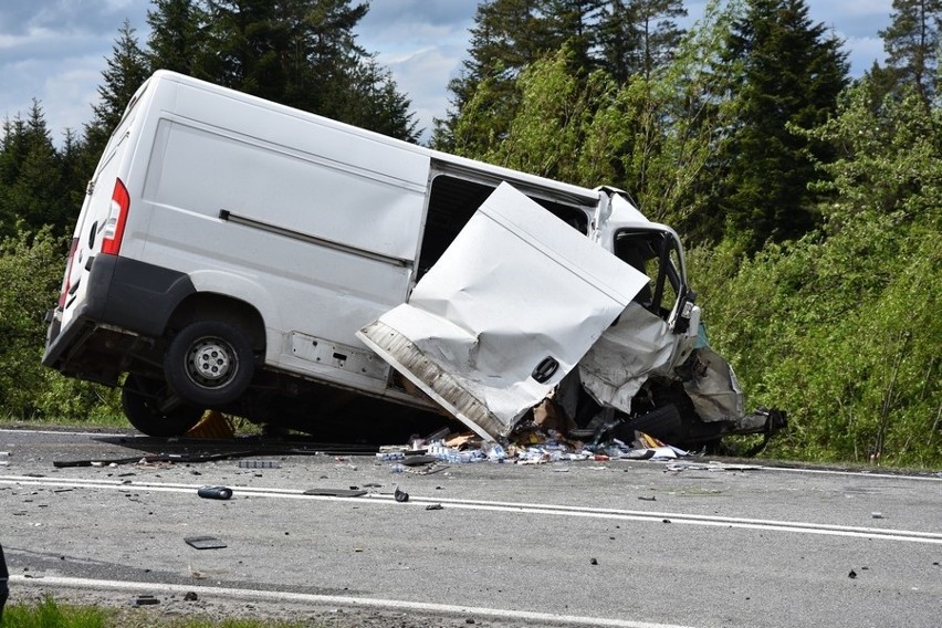 Wypadek na zakopiance. W rejonie Rdzawki autobus zderzył się z busem. Nie żyje jedna osoba 20 05