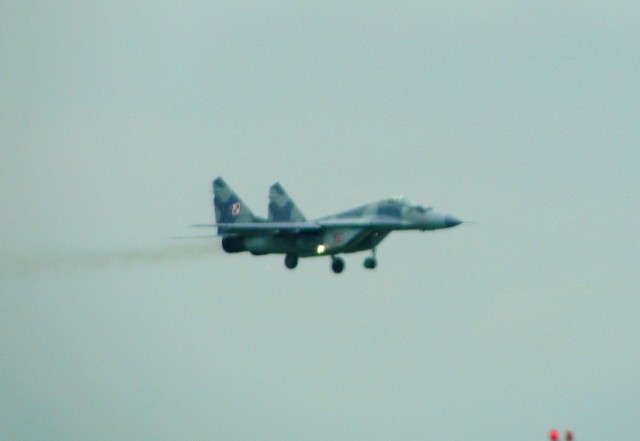 Nisko przelatujący MiG 29 wzbudził niemałe zainteresowanie łodzian