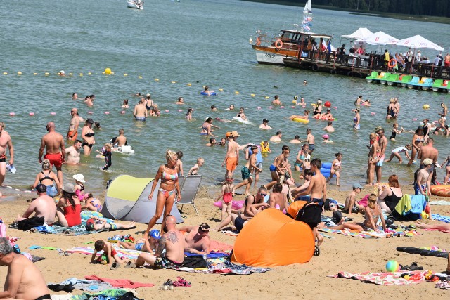 Plaża w Pieczyskach nad Zalewem Koronowskim ma tego lata wyjątkowe powodzenie