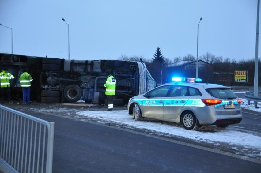 Na obwodnicy Kraśnika, u zbiegu dróg krajowych nr 19 i 74,...