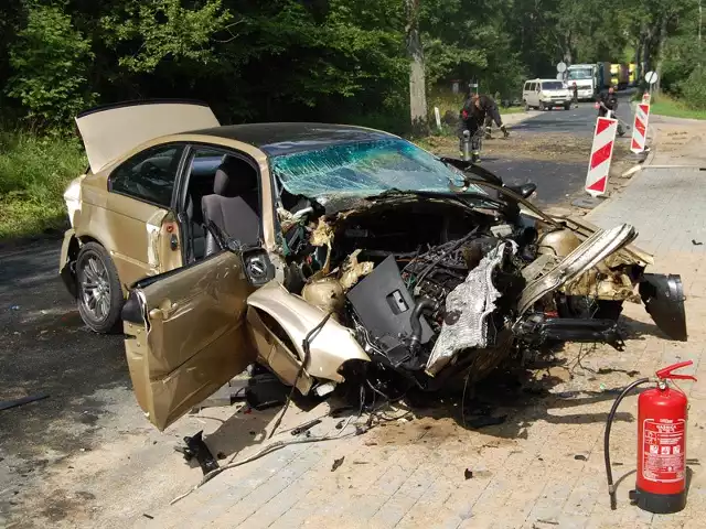 Do poważnego wypadku drogowego doszło dzisiaj rano (kilka minut przed godz. 9) na drodze wojewódzkiej pomiędzy Łobzem a Drawskiem Pomorskim.