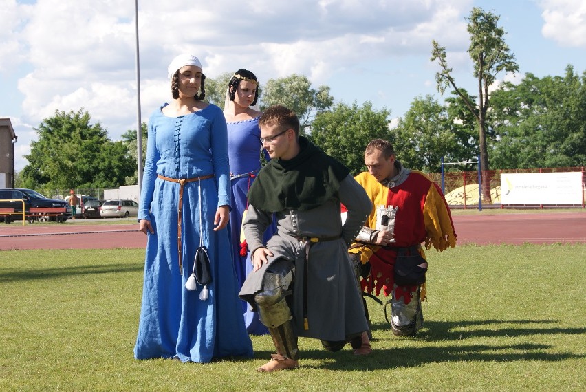 Dni Rybnika 2016: Rycerska wioska na stadionie. Strzelają z...