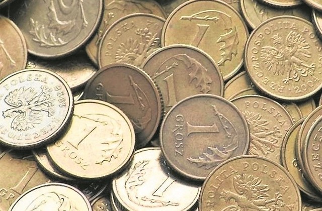 Mężczyzna postanowił uiścić 750 zł, płacąc monetami o nominałach 1, 2 i 5 groszy. Monety zajęły dwa worki po 15 kg każdy.