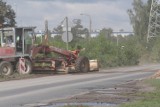 Łódź: Rokicińska w błocie przez ciężarówki z budowy autostrady A1