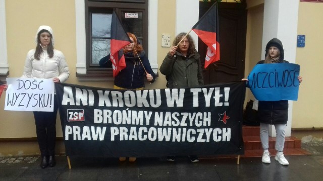 Protest przed budynkiem Prokuratury Rejonowej Bydgoszcz-Północ.