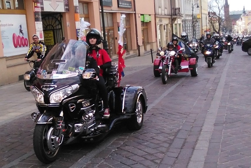 Tarnów. Motocykle i quady przejechały przez miasto [ZDJĘCIA, WIDEO]