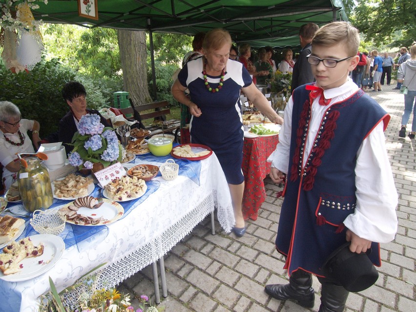 Odkryj Beskid Wyspowy. W sobotni deszczowy wieczór pokonali Korab, a w niedzielny słoneczny poranek wspięli się na Jaworz